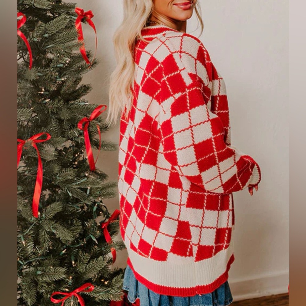 Red and Cream/Off White Argyle Sweater - Picture 4 of 11